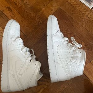 Air Jordan 1 Mid